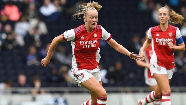 Frida Maanum in action for Arsenal in a pre-season friendly