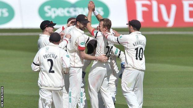 Neil Wagner celebrates the fall of Brendan Taylor's wicket