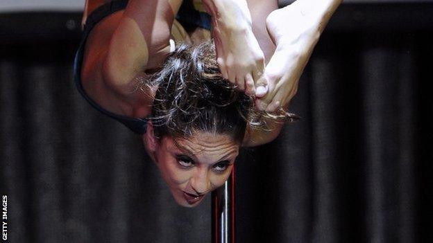Peruvian pole dancer Elizabeth Munoz