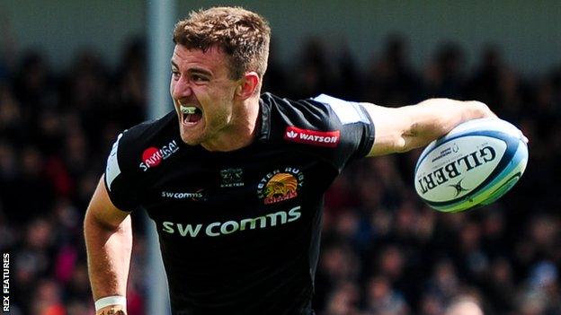 Ollie Devoto scores a try