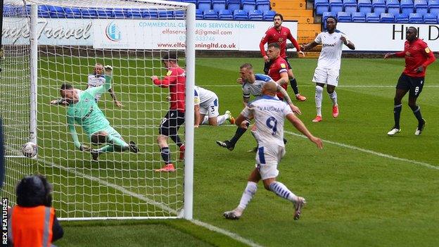 Liam McAlinden scores for Morecambe