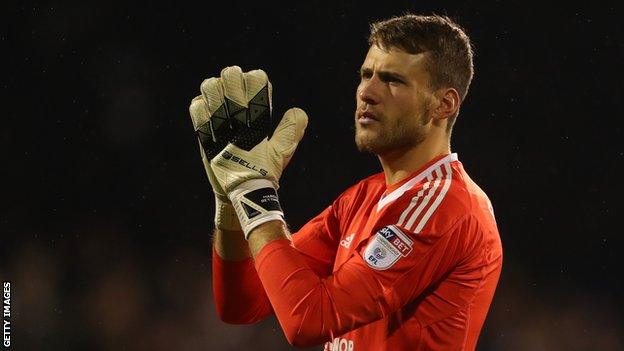 Marcus Bettinelli in action for Fulham