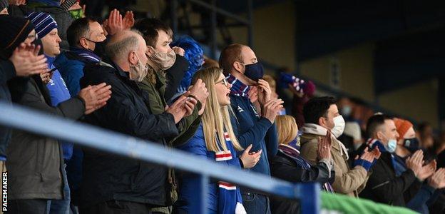 Linfield fans