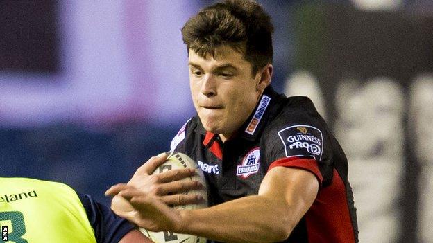 Blair Kinghorn runs with the ball for Edinburgh against Leinster