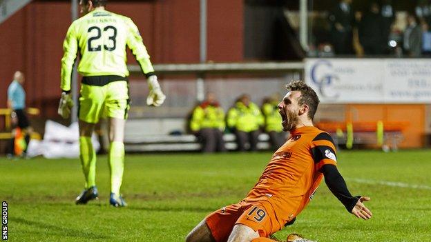 Tony Andreu celebrates scoring United's second goal