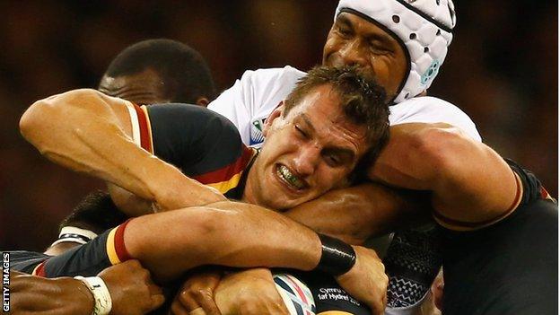 Sam Warburton in action against Fiji