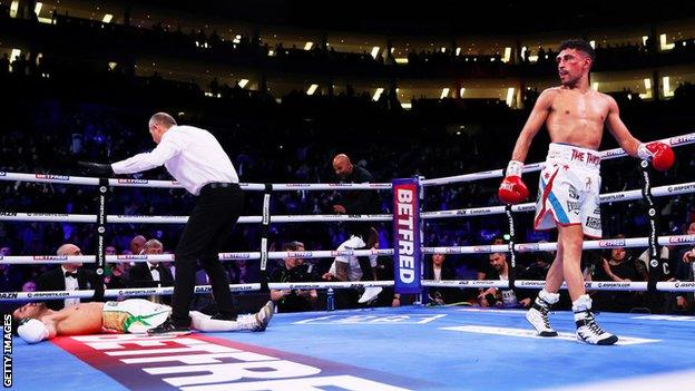 Jordan Gill knocks out Karim Guerfi