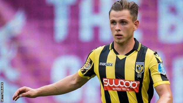 Charlie Colkett in action for Vitesse