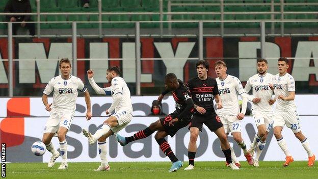 Pierre Kalulu scores AC Milan's winning goal