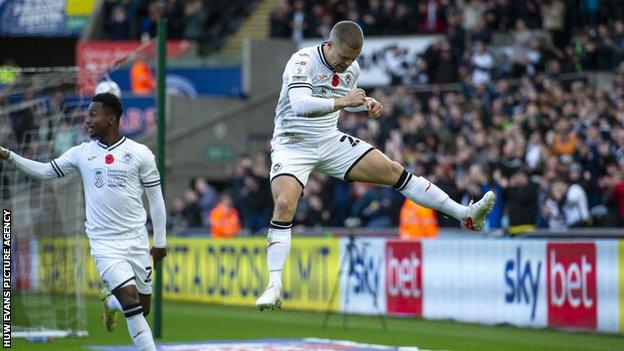 Jake Bidwell goal celebration