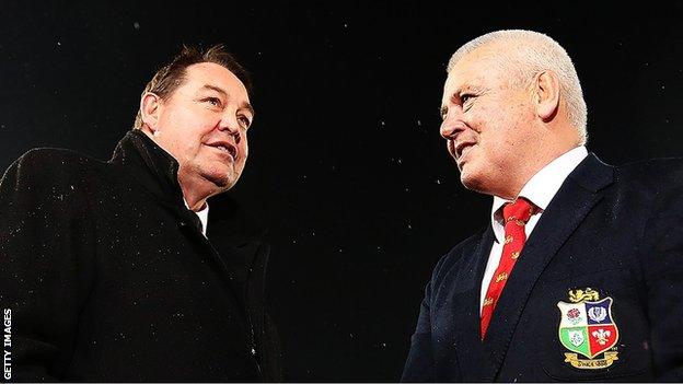 Steve Hansen and Warren Gatland chat following a Lions v New Zealand Test in 2017