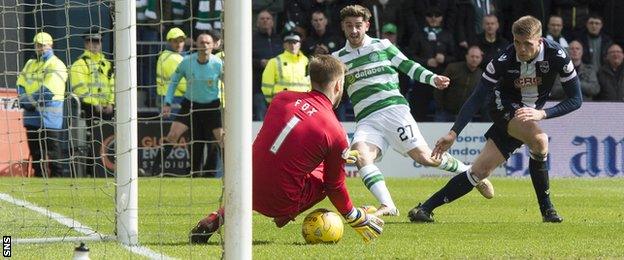 Patrick Roberts makes it 2-1 to Celtic