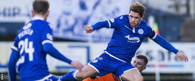 Andy Stirling in action for Queen of the South