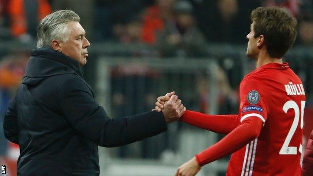 Carlo Ancelotti (left) and Thomas Muller