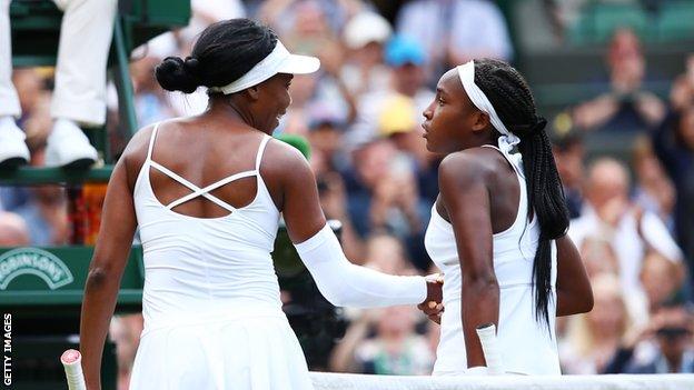 Venus Williams and Cori Gauff shake hands