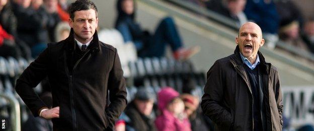 Jack Ross and Alex Rae on the Paisley 2021 Stadium touchline