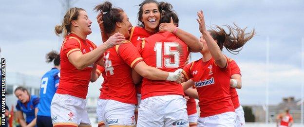 Wales players celebrate their opening try