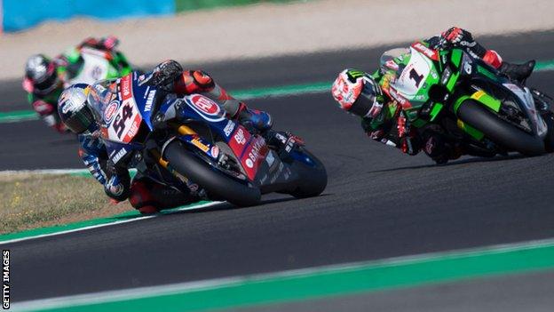 Toprak Razgatlioglu and Jonathan Rea