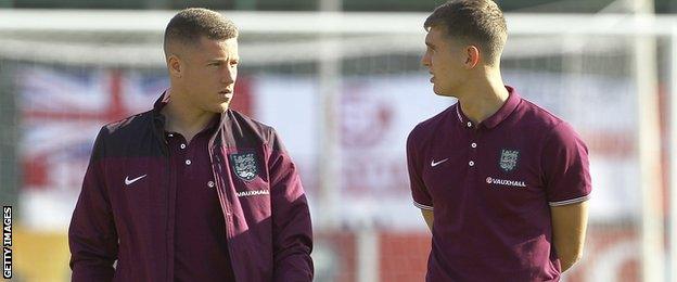 Ross Barkley (l) and John Stones