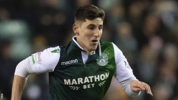 Emerson Hyndman in action for Hibs