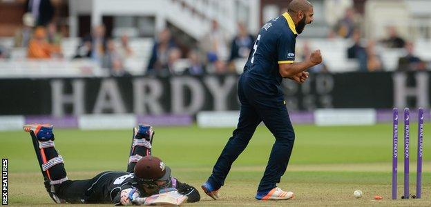 Tom Curran run out