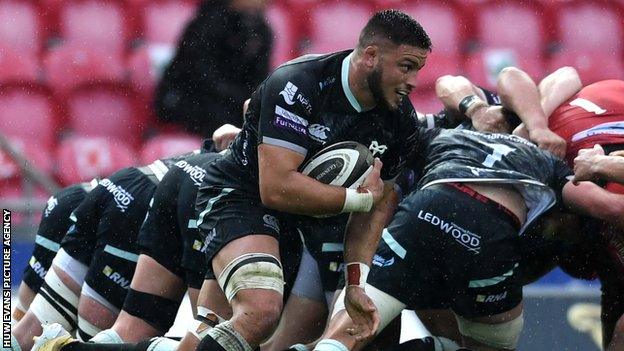 Ethan Roots made his Ospreys debut in the 36-14 victory over Cardiff Blues in the Pro14 Rainbow Cup in April 2021