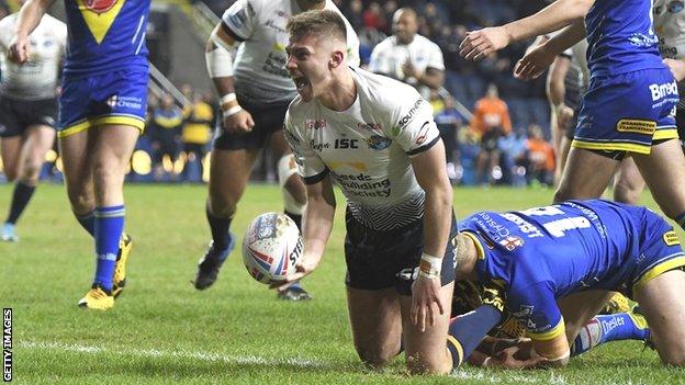 Jack Walker try for Leeds