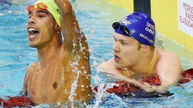 Daniel Dias and Andrew Mullen celebrate their medals