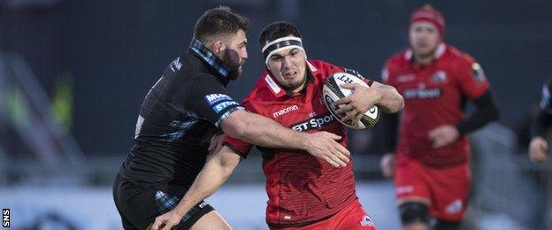 Stuart McInally carries for Edinburgh