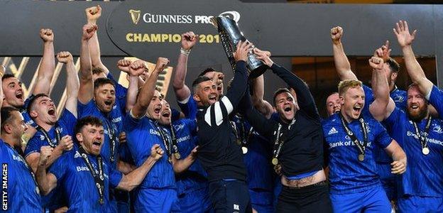 Leinster celebrate winning the Pro14