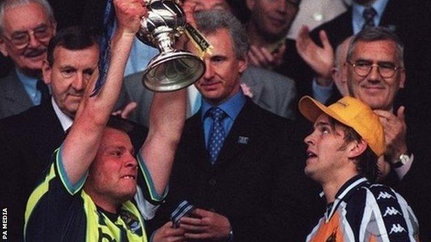 Andy Morrison celebrates after Manchester City's play-off final win over Gillingham in 1999