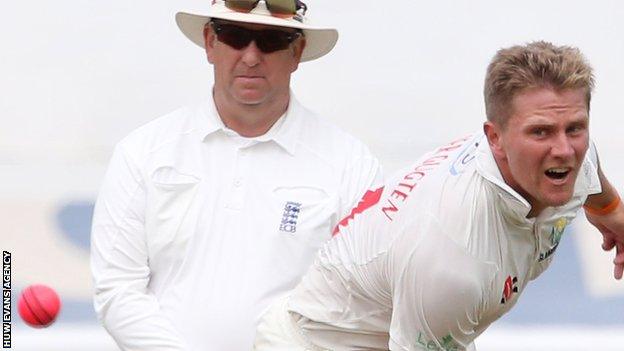 Timm van der Gugten bowls for Glamorgan