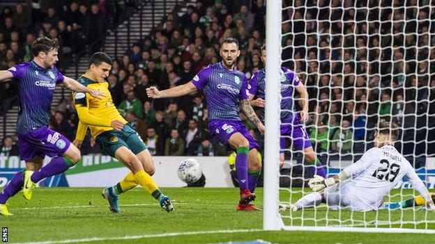 Elyounoussi's second goal gave Celtic a 3-1 lead before half-time