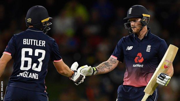 Ben Stokes and Jos Buttler shake hands