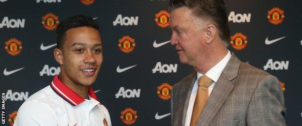 Memphis Depay and Louis Van Gaal