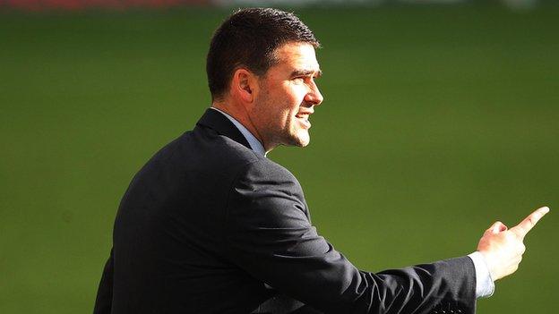 David Healy shouts out instructions to his players at Windsor Park