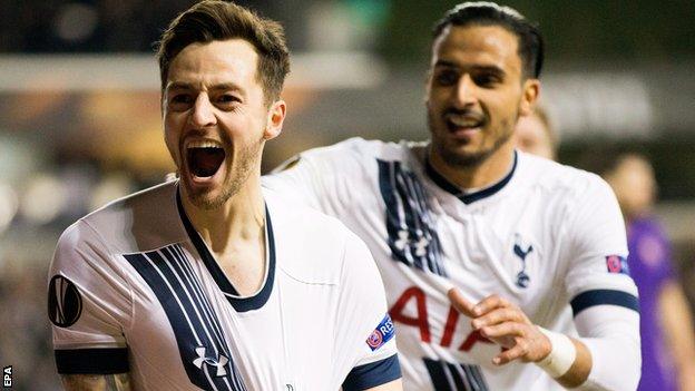 Ryan Mason celebrates scoring against Fiorentina