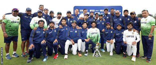 Bangladesh with the Test series trophy