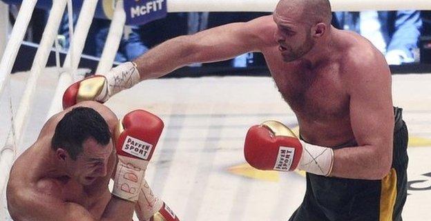 Tyson Fury fights Wladimir Klitschko