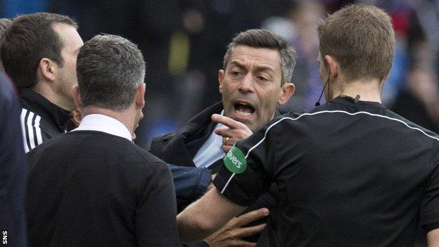 Motherwell boss Stephen Robinson, Rangers' Pedro Caixinha and referee Steven McLean