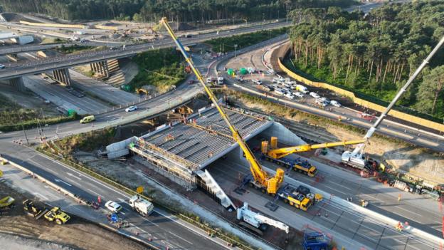 Wisley: M25 junction 10 A3 slip road overnight closures planned - BBC News