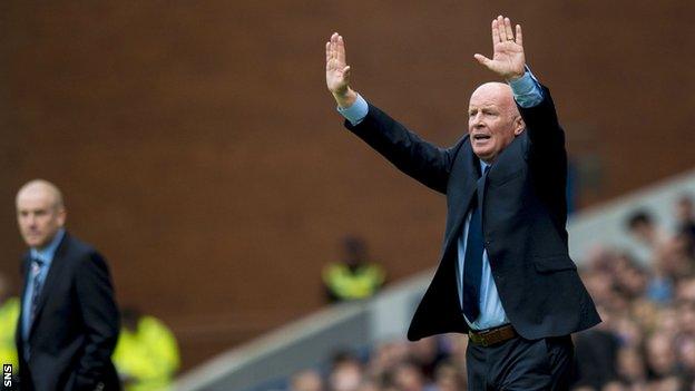 Falkirk manager Peter Houston (right)