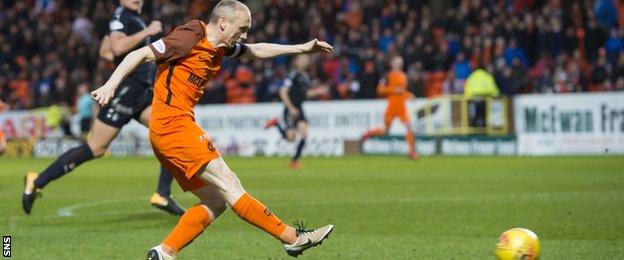 Willo Flood scores