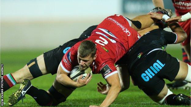 Hooker Taylor Davies has made 34 appearances for Scarlets