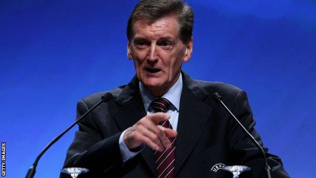 Andy Roxburgh is impressed with Postecoglou's managerial achievements and philosophy