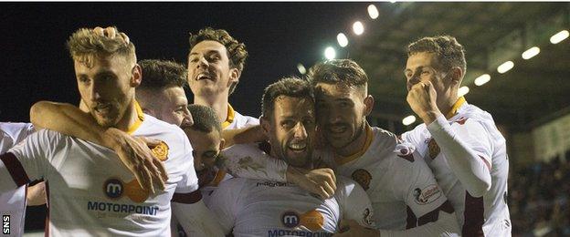 Scott McDonald (centre) celebrates a Motherwell goal