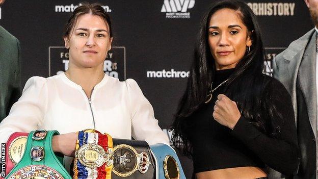 Katie Taylor poses with Amanda Serrano