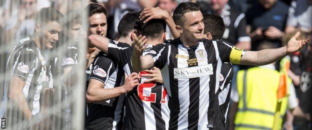 St Mirren players celebrate