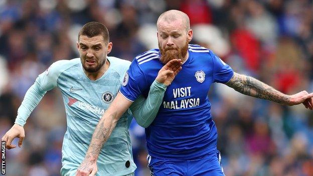 Aron Gunnarsson (right)