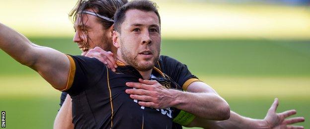 Brian Gartland celebrates after putting Dundalk ahead in Norway